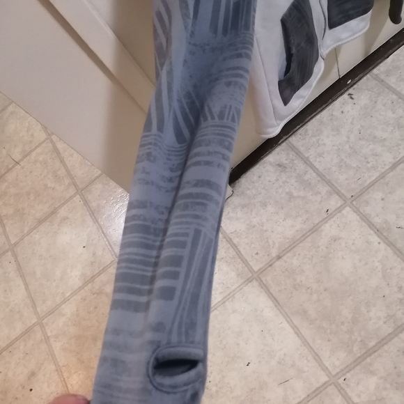 Roxy Zip-up Hoodie - Picture 4 of 6